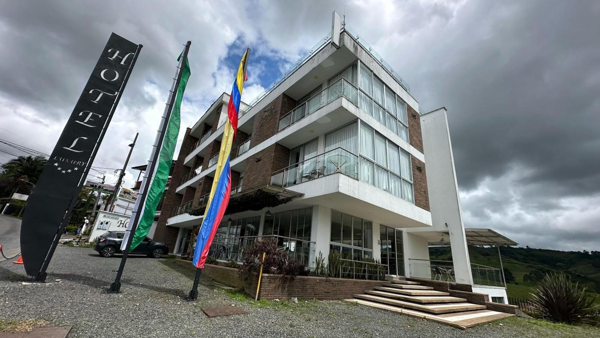 La Traviata Hotel Santa Rosa de Cabal Exterior foto
